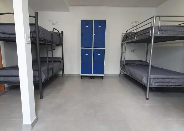 O Marco Hostel *